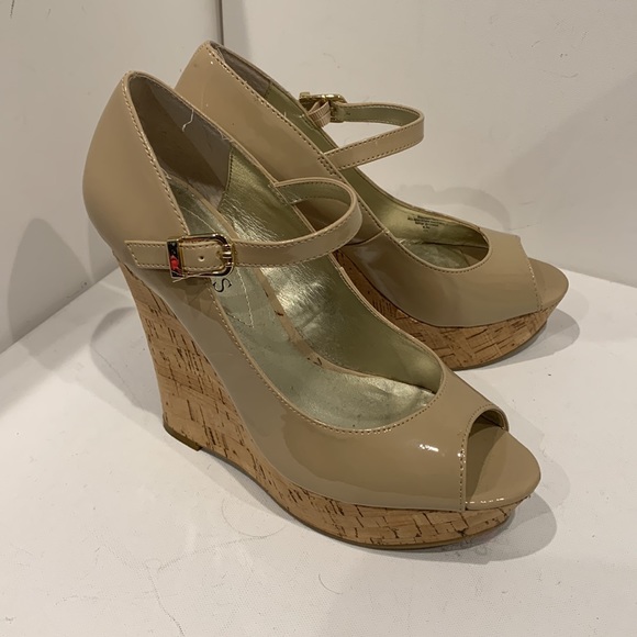 GUESS Nude Tan Platform Wedge Heel Patent Peep Toe Cork Sandal Ankle Strap - Picture 15 of 16